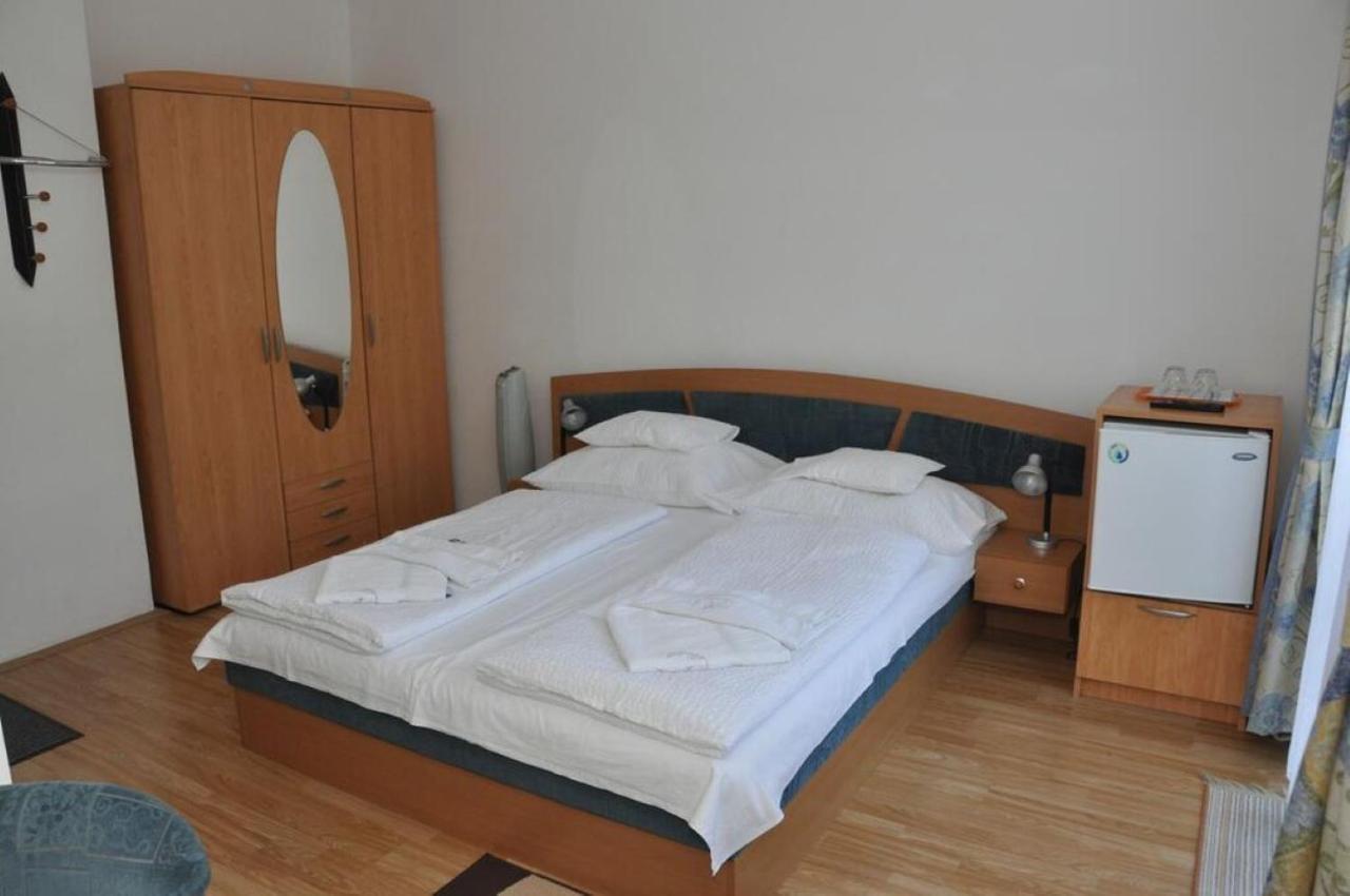 Silent Apartmanhaz Harkány Extérieur photo