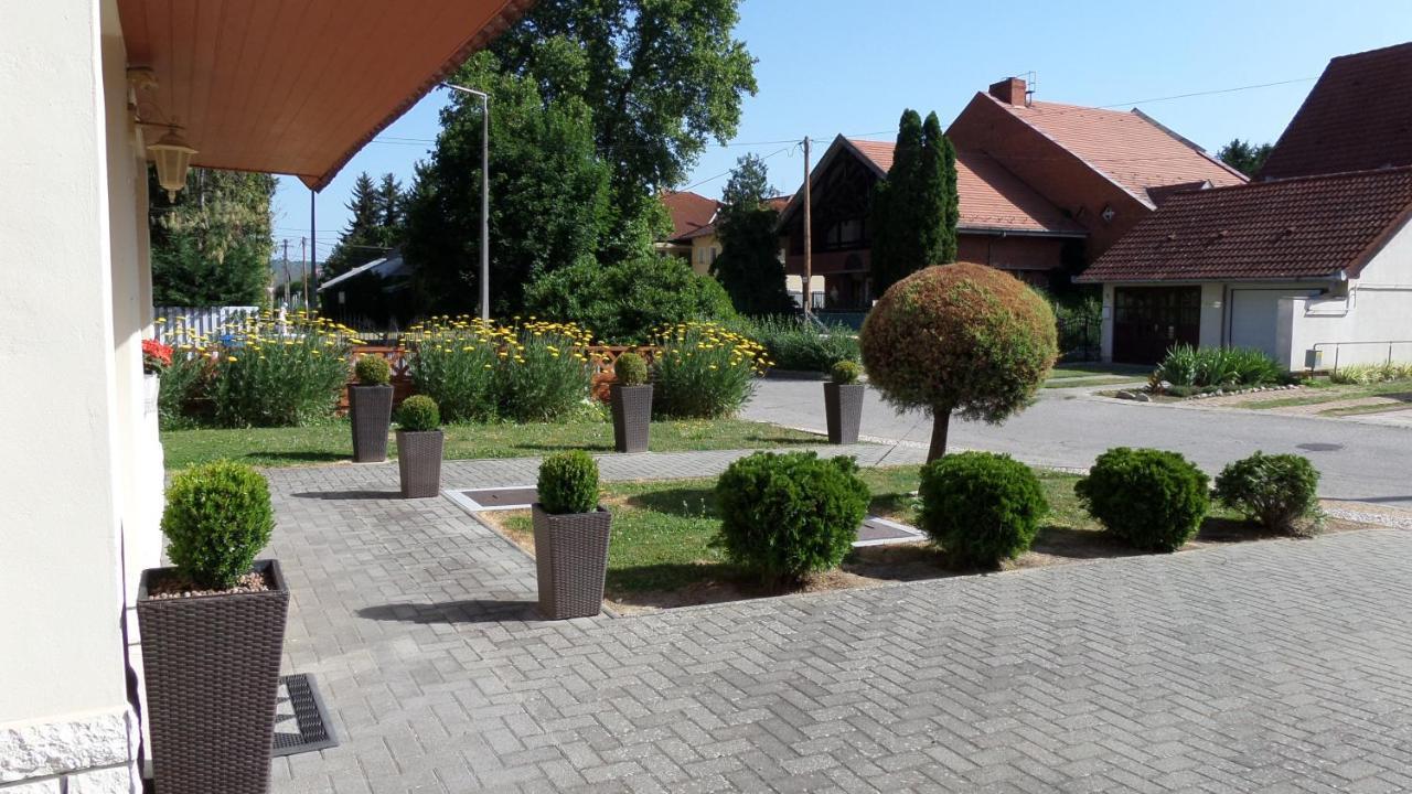 Silent Apartmanhaz Harkány Extérieur photo